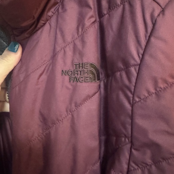 The North Face Women’s Burgundy Quilted Reversible Jacket - NWOT - Picture 2 of 7
